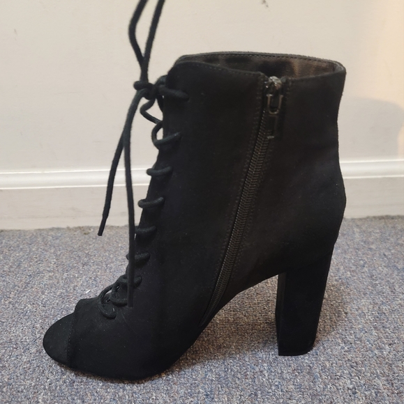 Windsor Booties - Picture 3 of 4